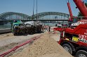 Betonmischer umgestuerzt Koeln Deutz neue Rheinpromenade P157